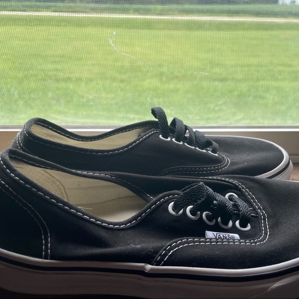 Vans - Picture 2 of 3
